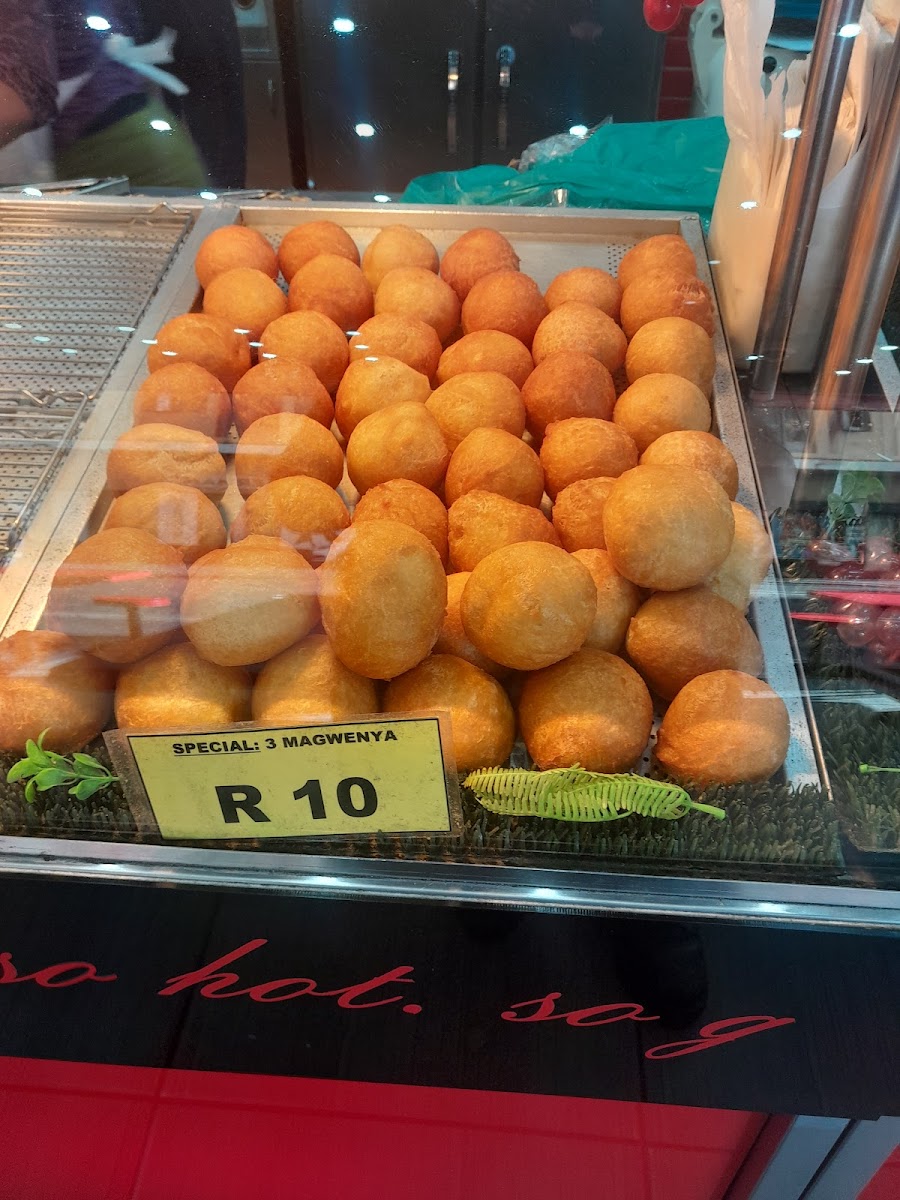 Portuguese Fast Food - Photo 5