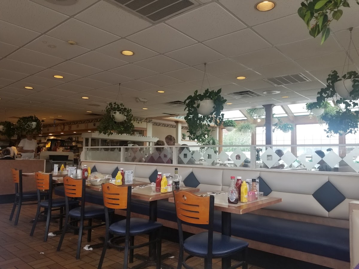 Leo's Country Oven - Photo 3