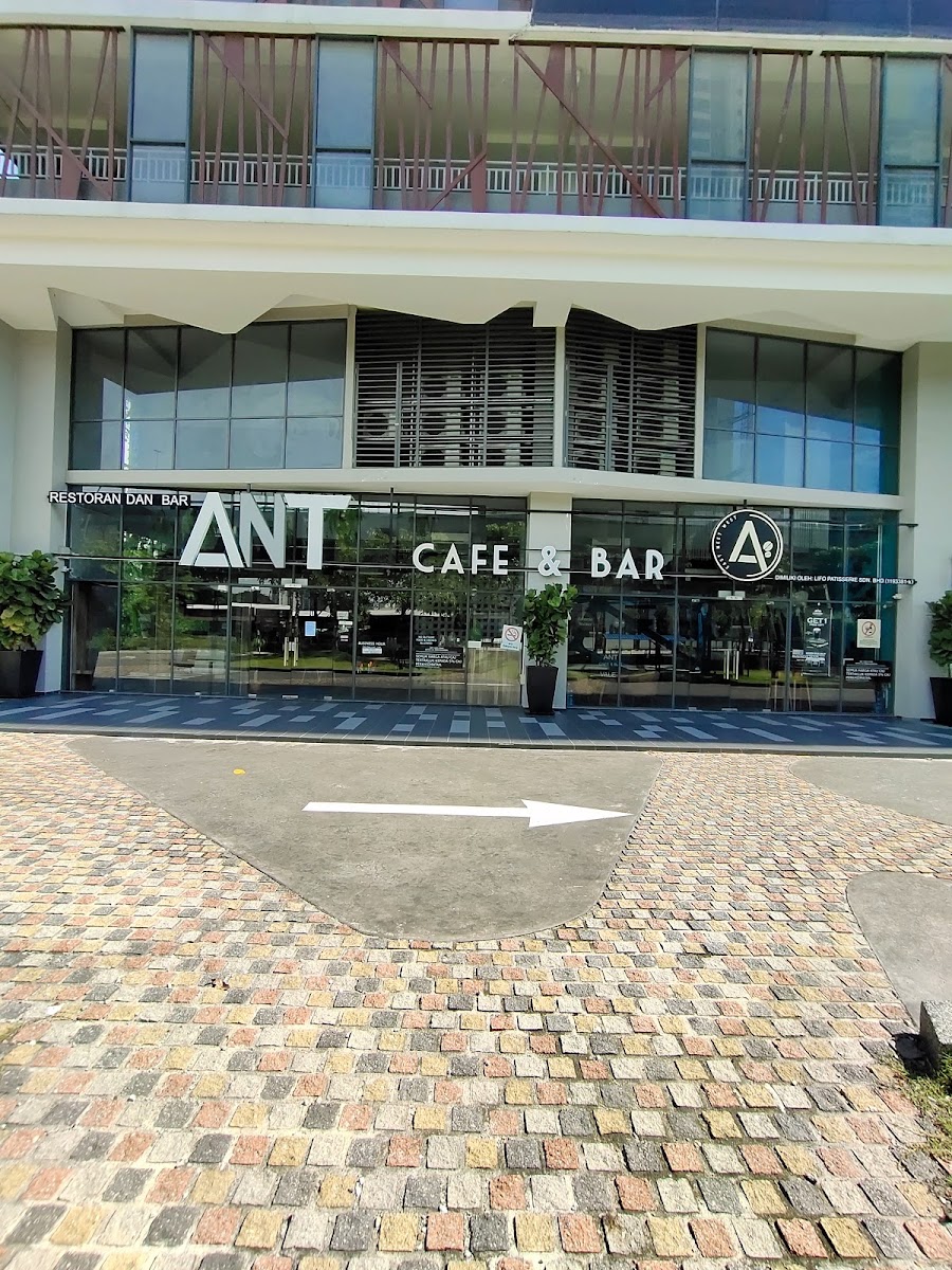 ANT Cafe & Bar - Photo 3