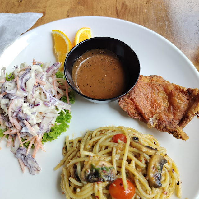 Spaghetti w Fried Chicken Black Pepper Source