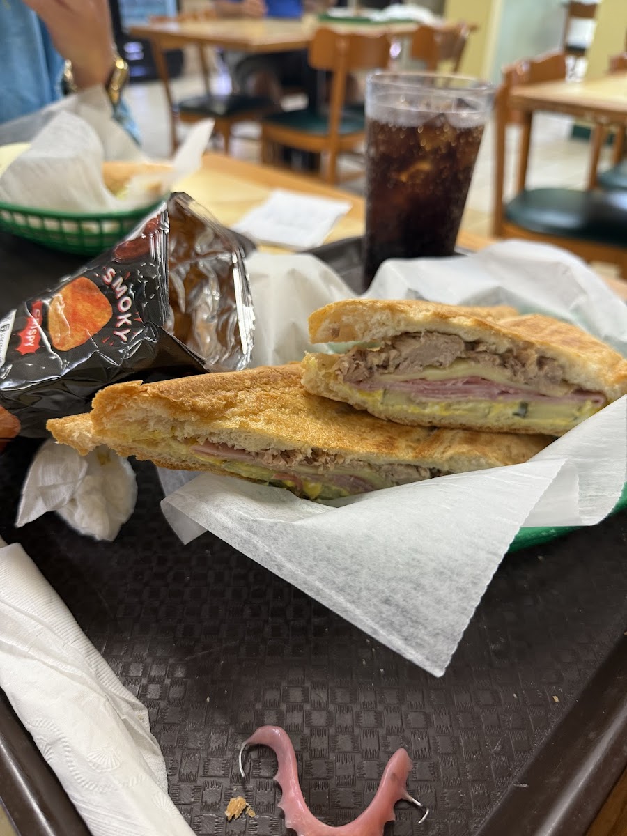 La Bamba Restaurant - Photo 3
