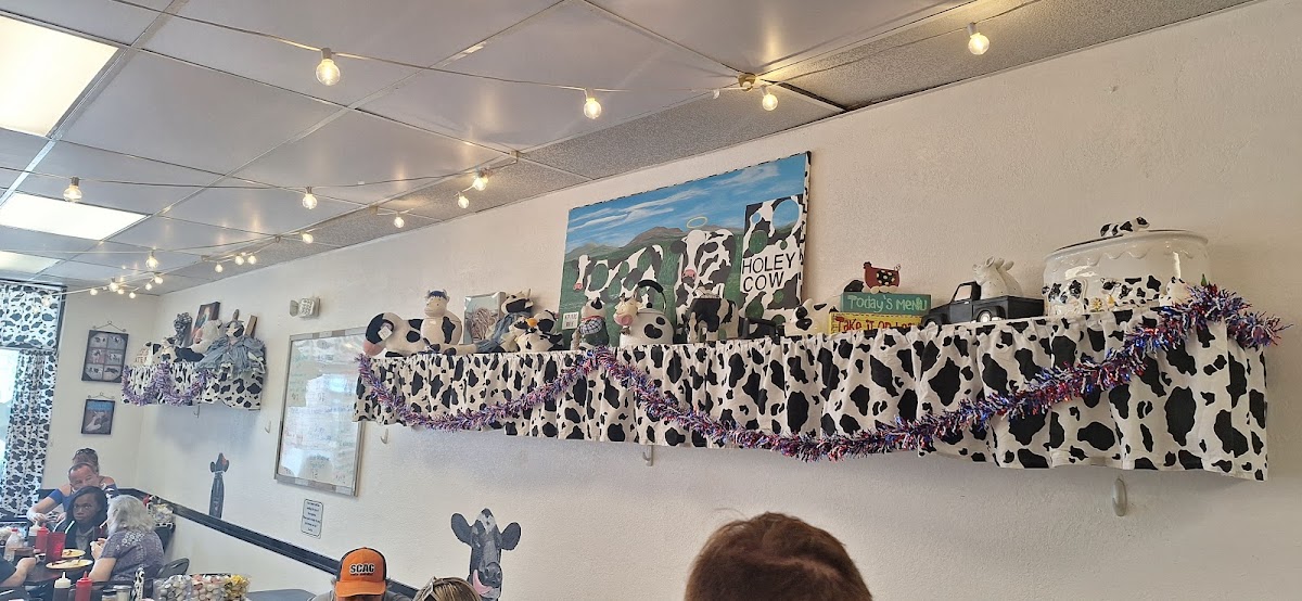 Heffer's Kountry Cafe - Photo 9