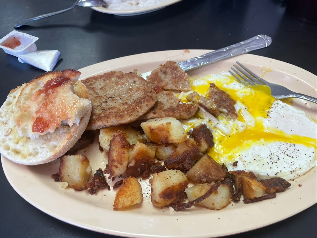 Heffer's Kountry Cafe - Photo 2