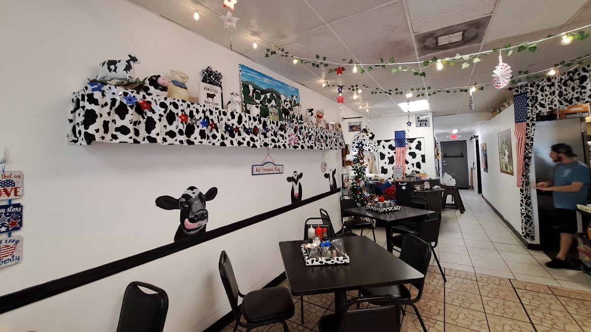 Heffer's Kountry Cafe - Photo 8
