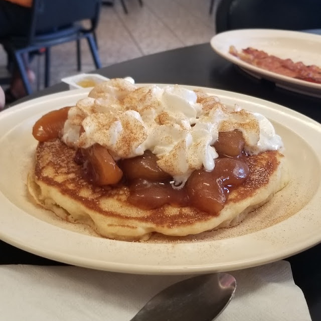 Apple Cinnamon Pancakes