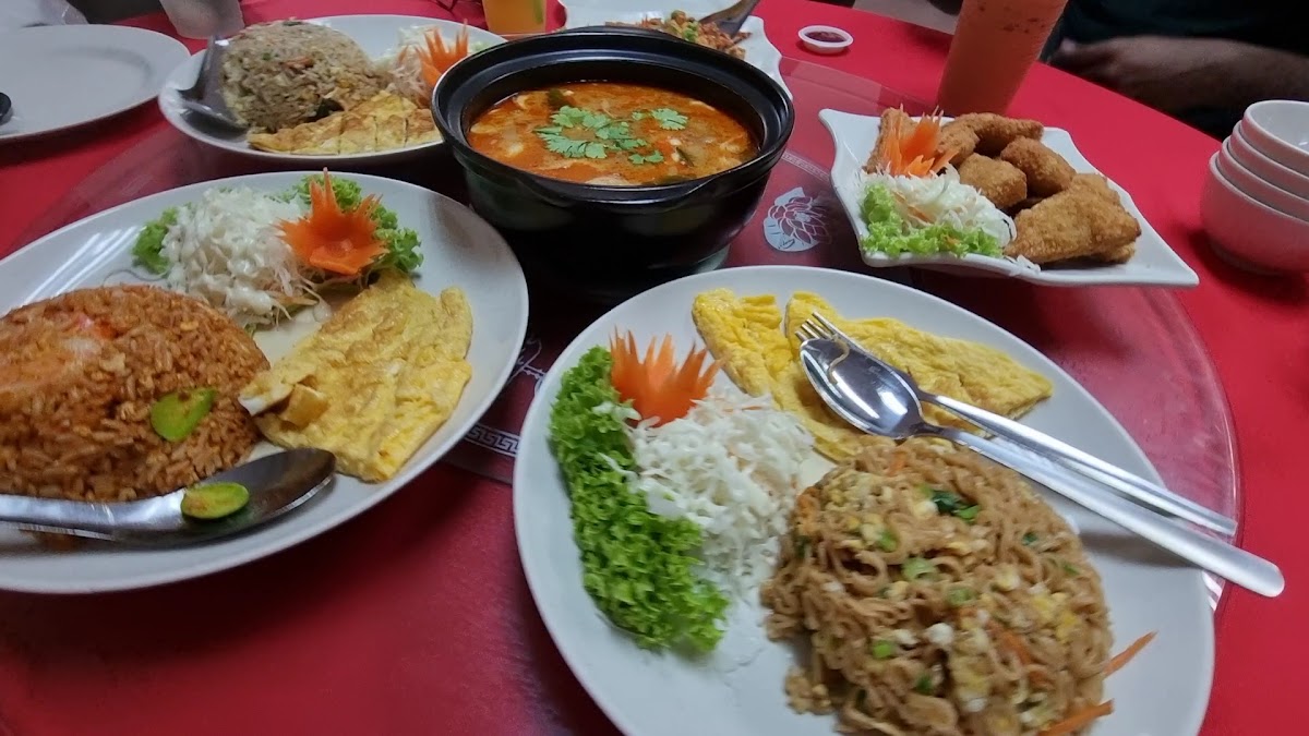 Restoran Warinee Tom Yam - Photo 1
