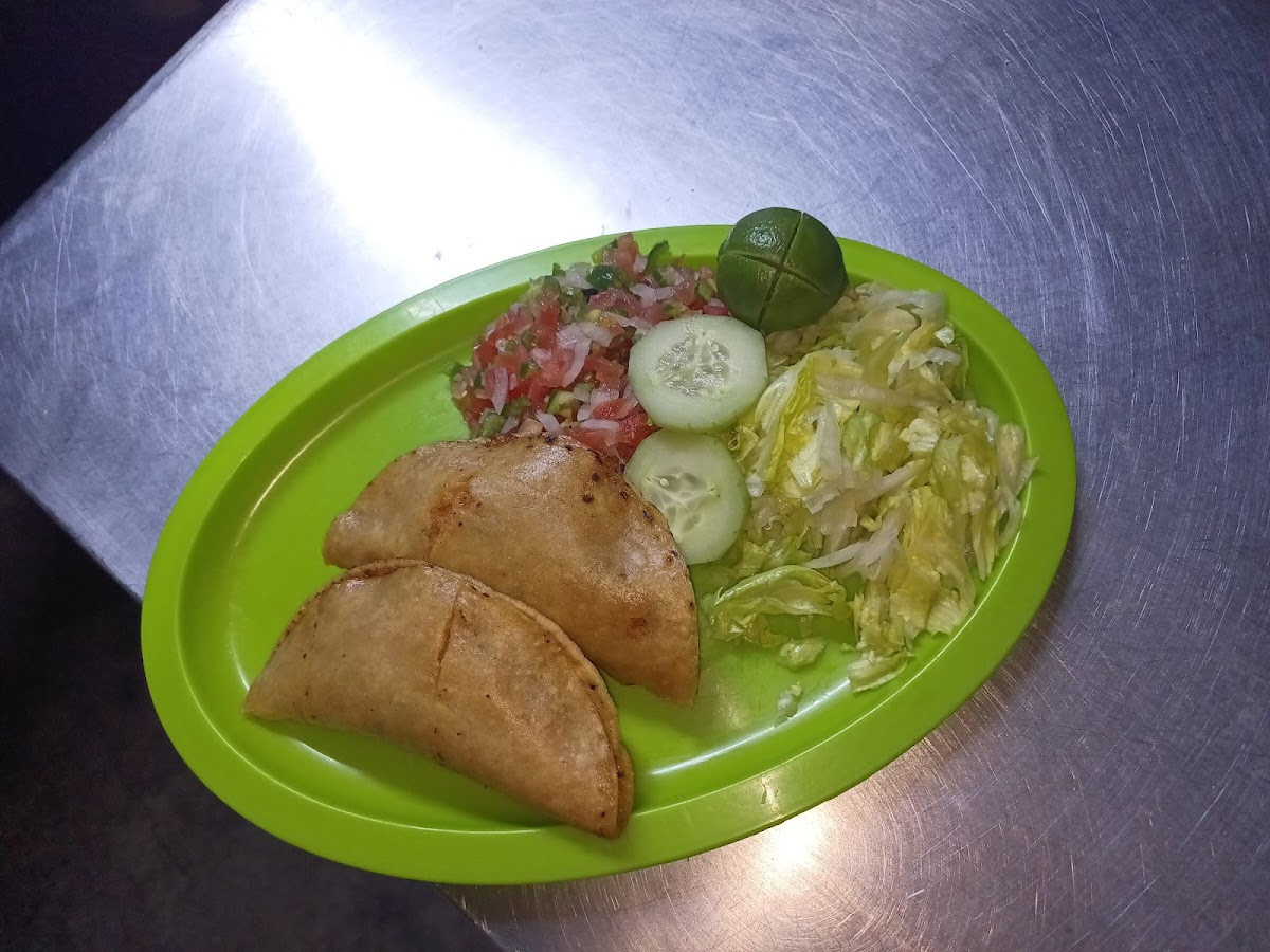 Mariscos La Carretita Express - Photo 8