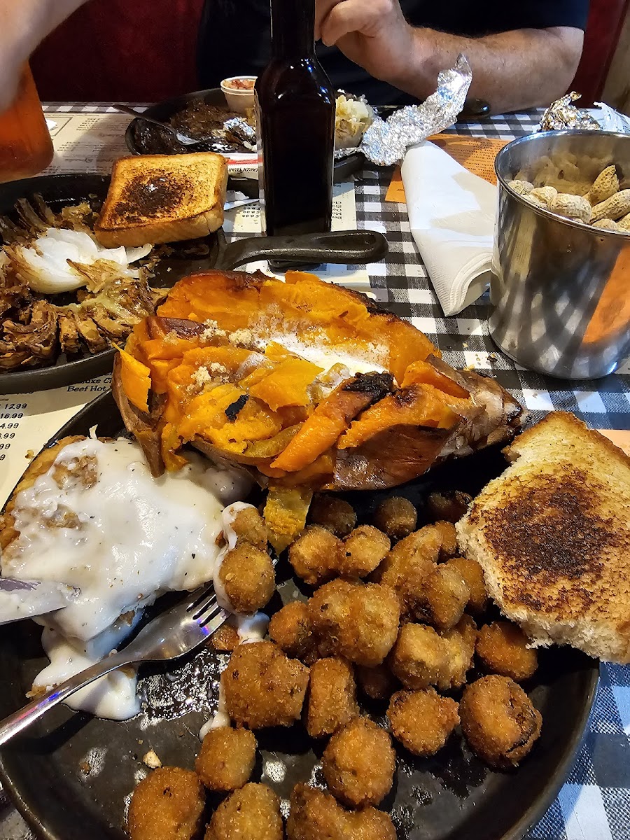 Brangus Steakhouse - Photo 2