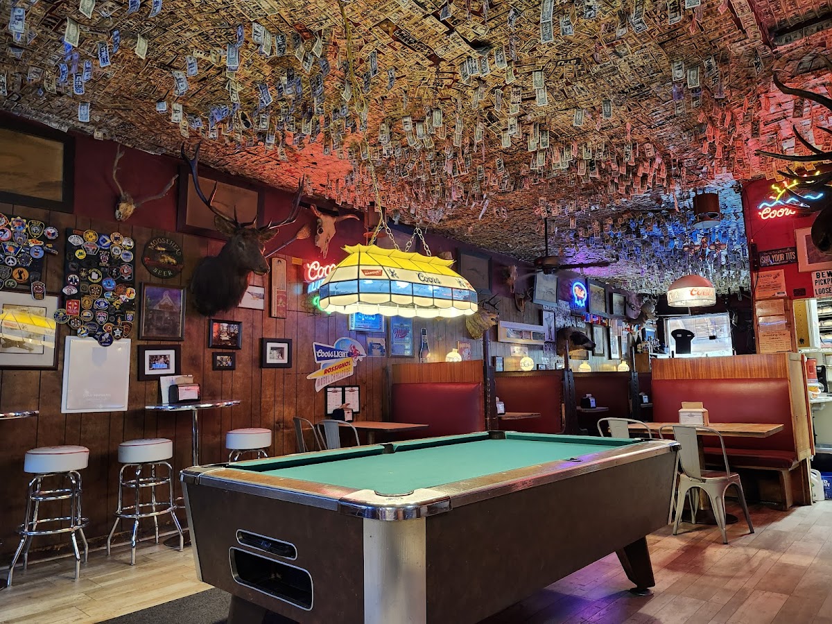 Shooting Star Saloon - Photo 4