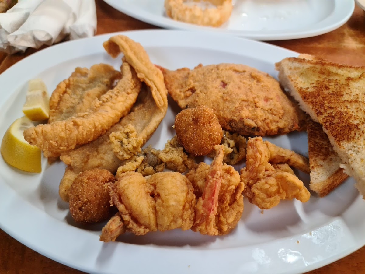 Fish Pond Cafe - Photo 9