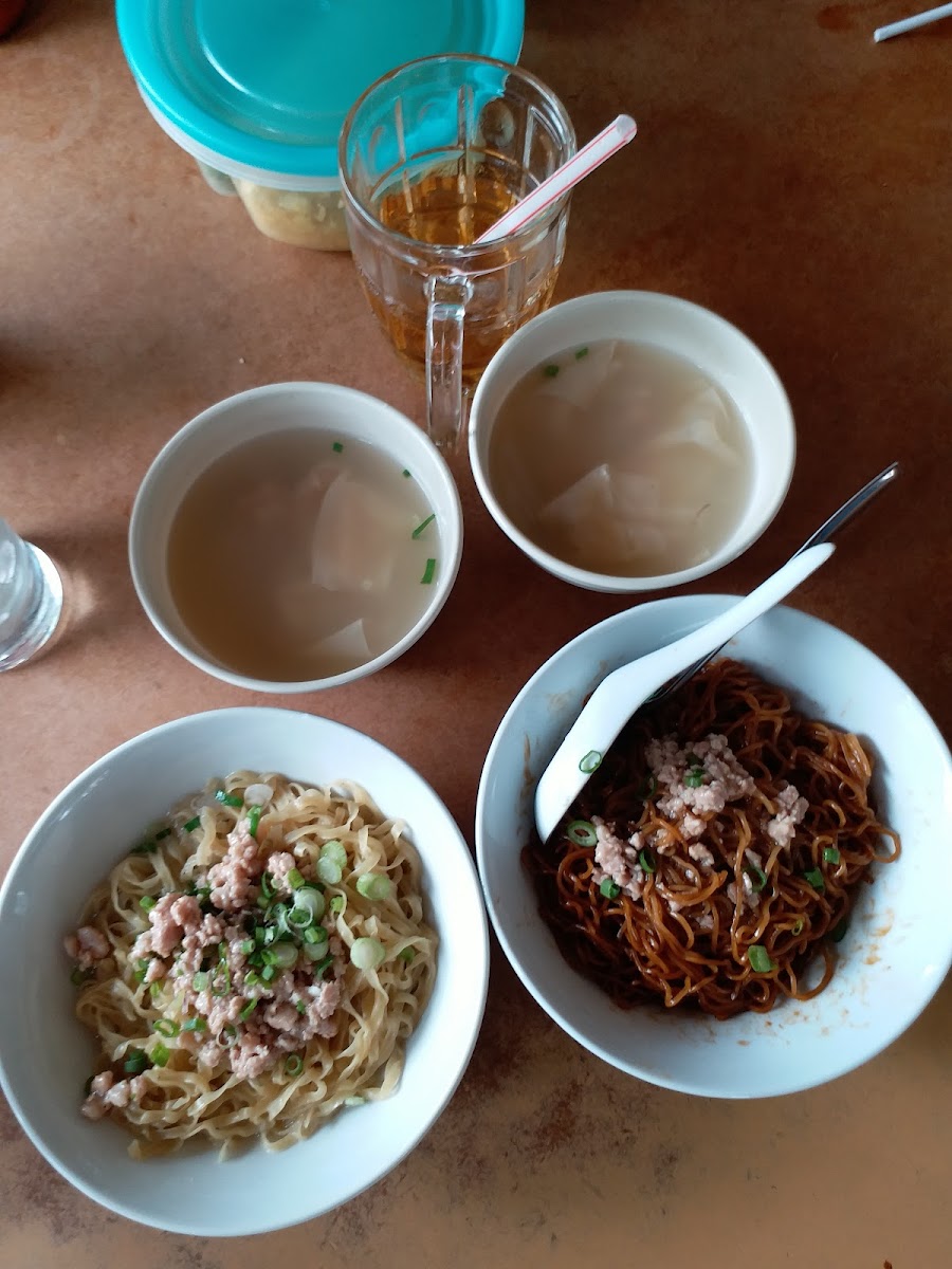 Loong Hin Kopitiam - Photo 7