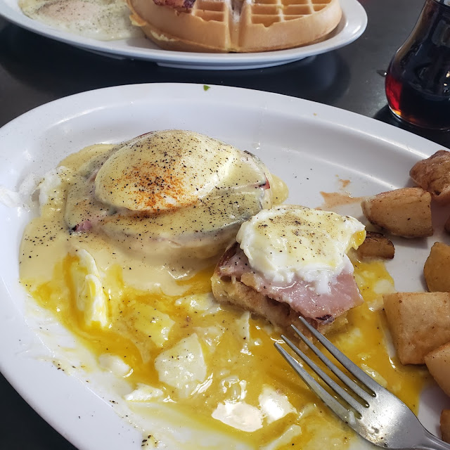 Eggs Benedict