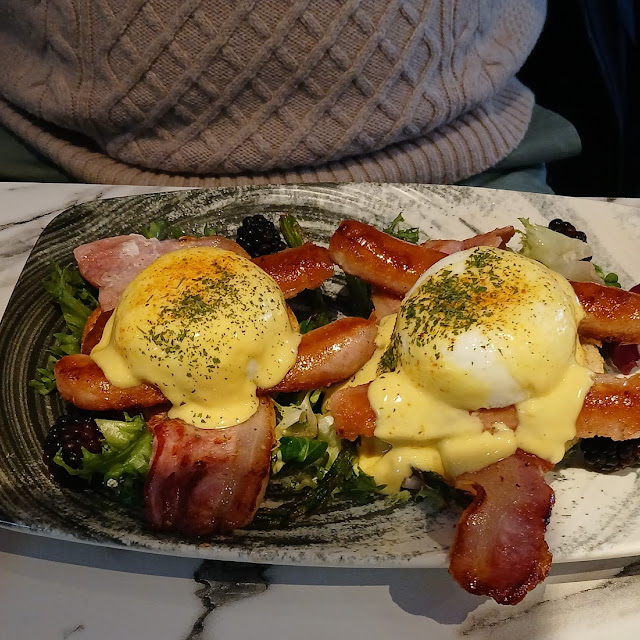 Eggs Benedict