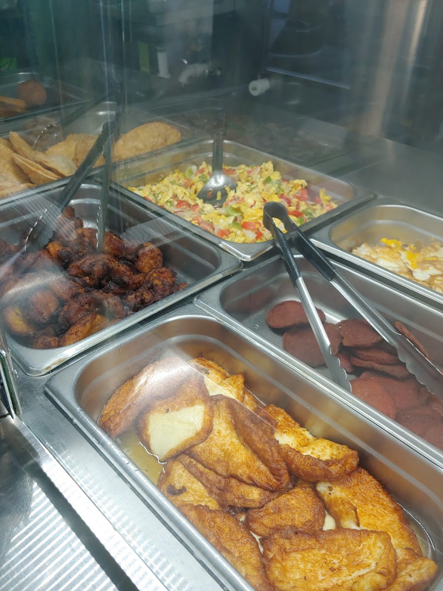 Unidos Restaurant - Photo 8