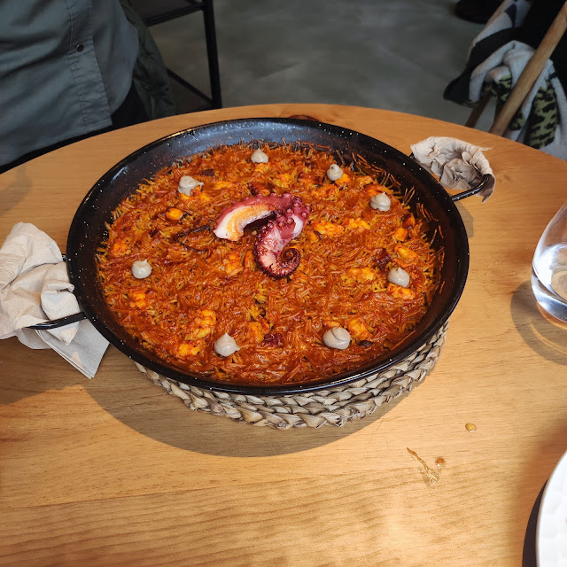 Fideuá Con Langostinos Y Pulpo