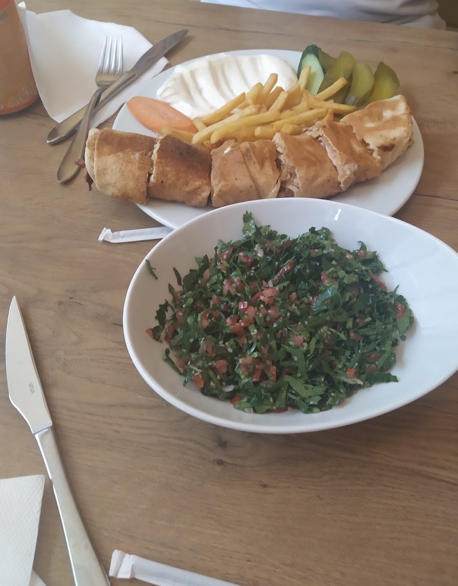 Damas Rose Restaurant - Photo 9