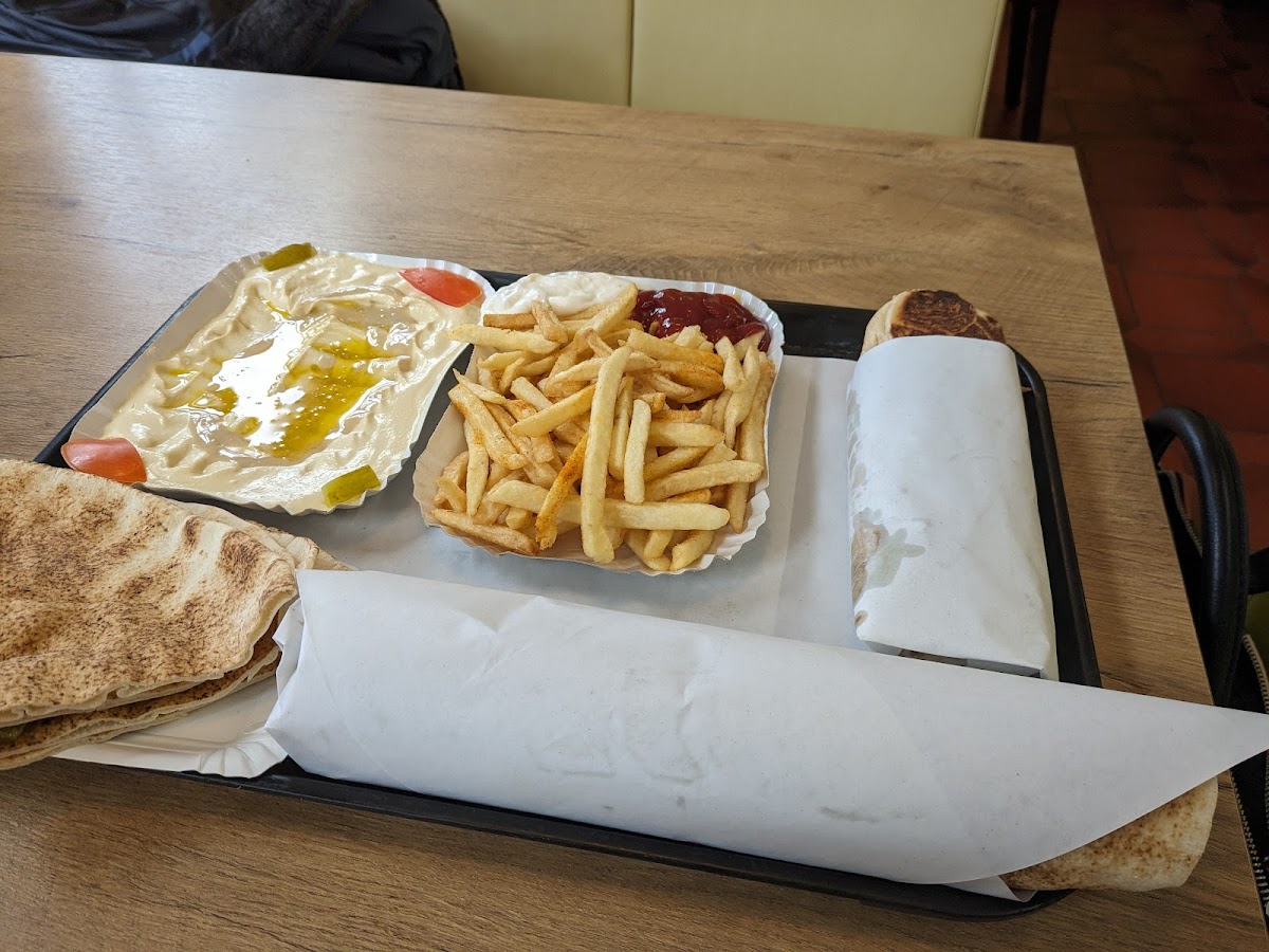 Damas Rose Restaurant - Photo 4