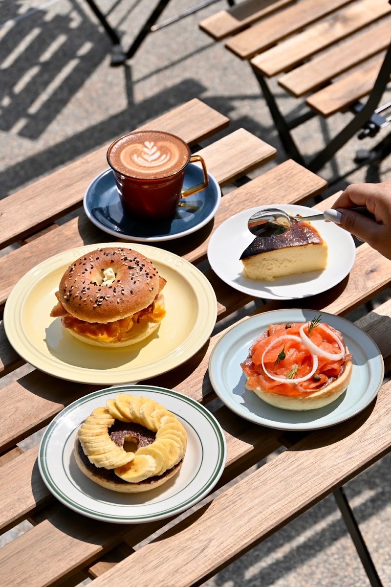 Mingle Bagels - Photo 2
