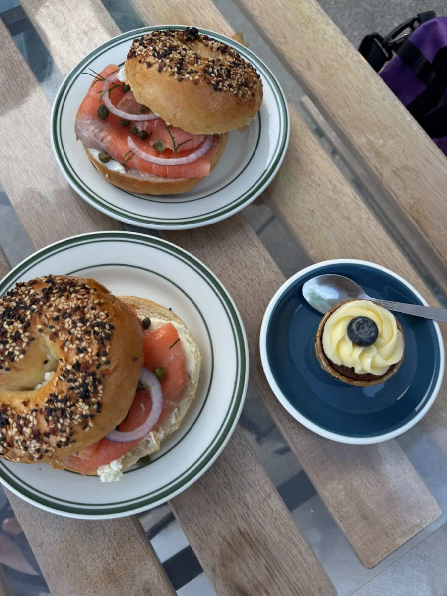 Mingle Bagels - Photo 3