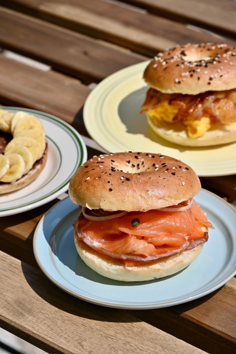 Mingle Bagels - Photo 5