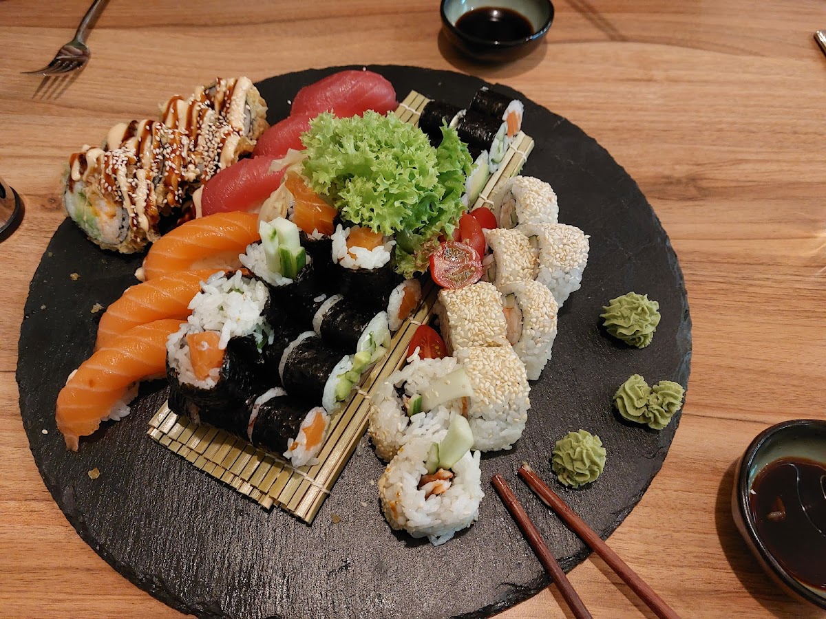 Vietnamese Cuisine & Sushi Bar - Photo 9