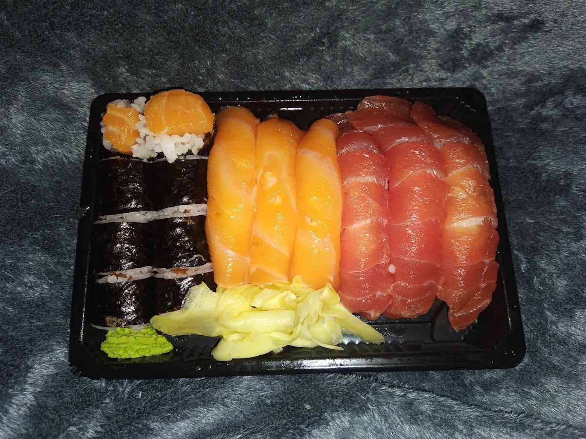 Vietnamese Cuisine & Sushi Bar - Photo 3