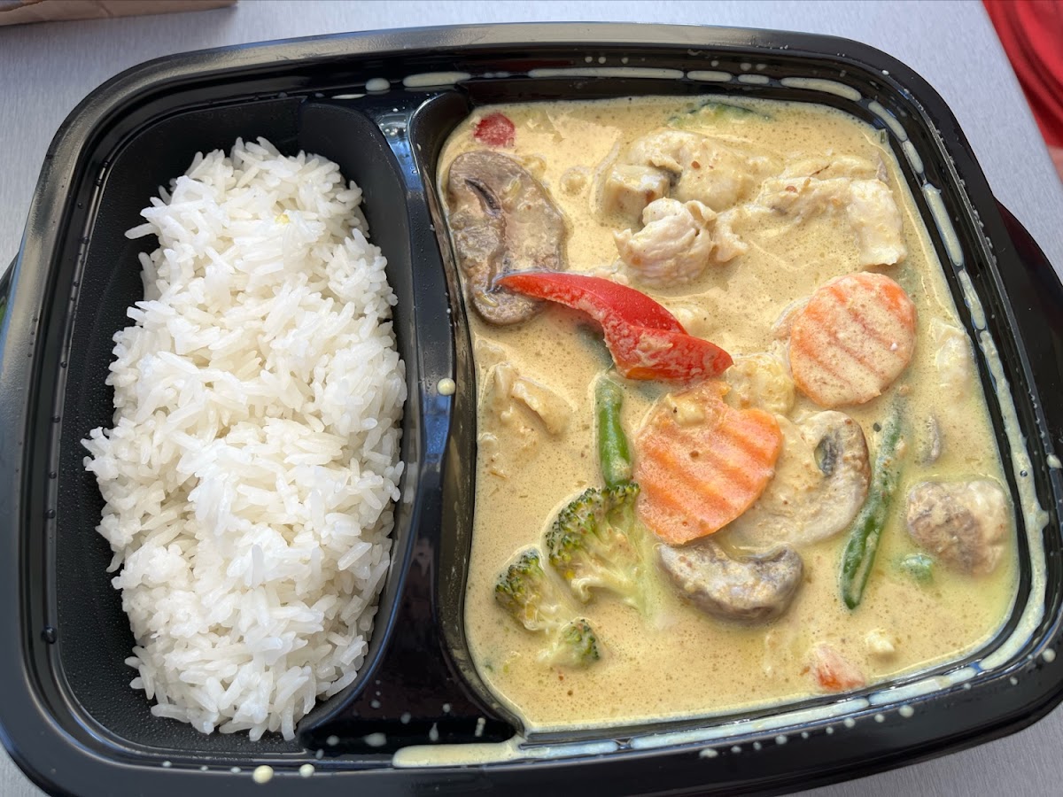 Vietnamese Cuisine & Sushi Bar - Photo 5