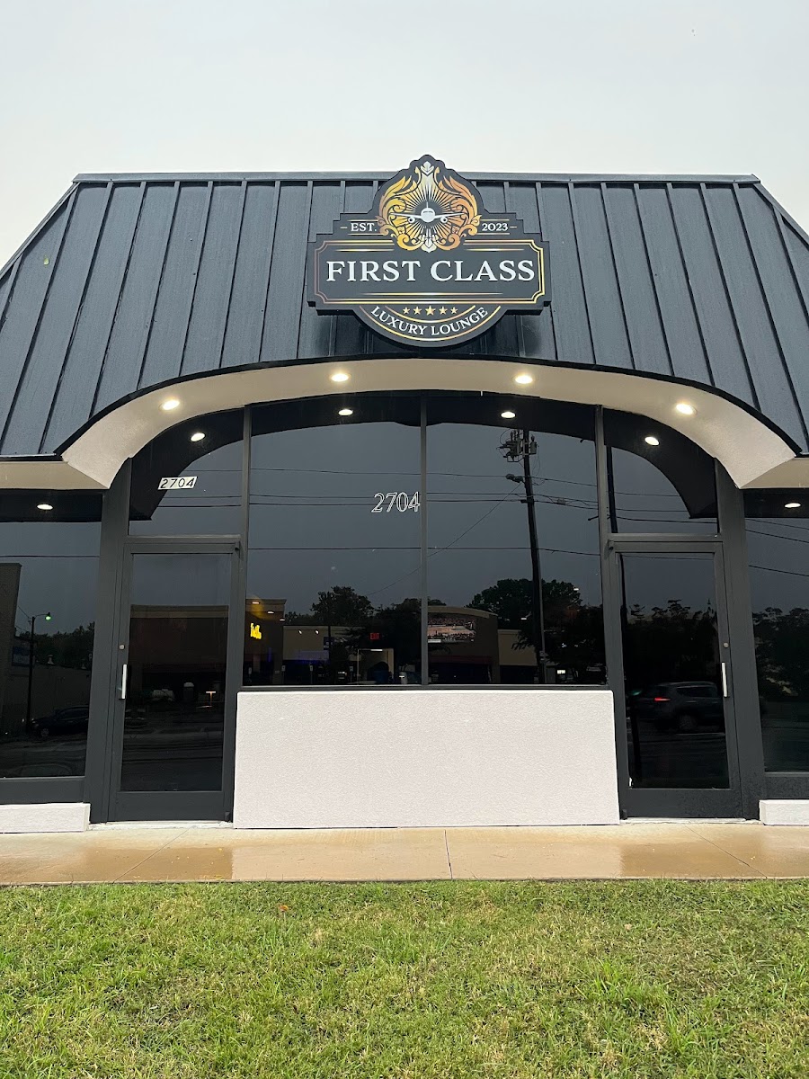 First Class Luxury Lounge GSO
