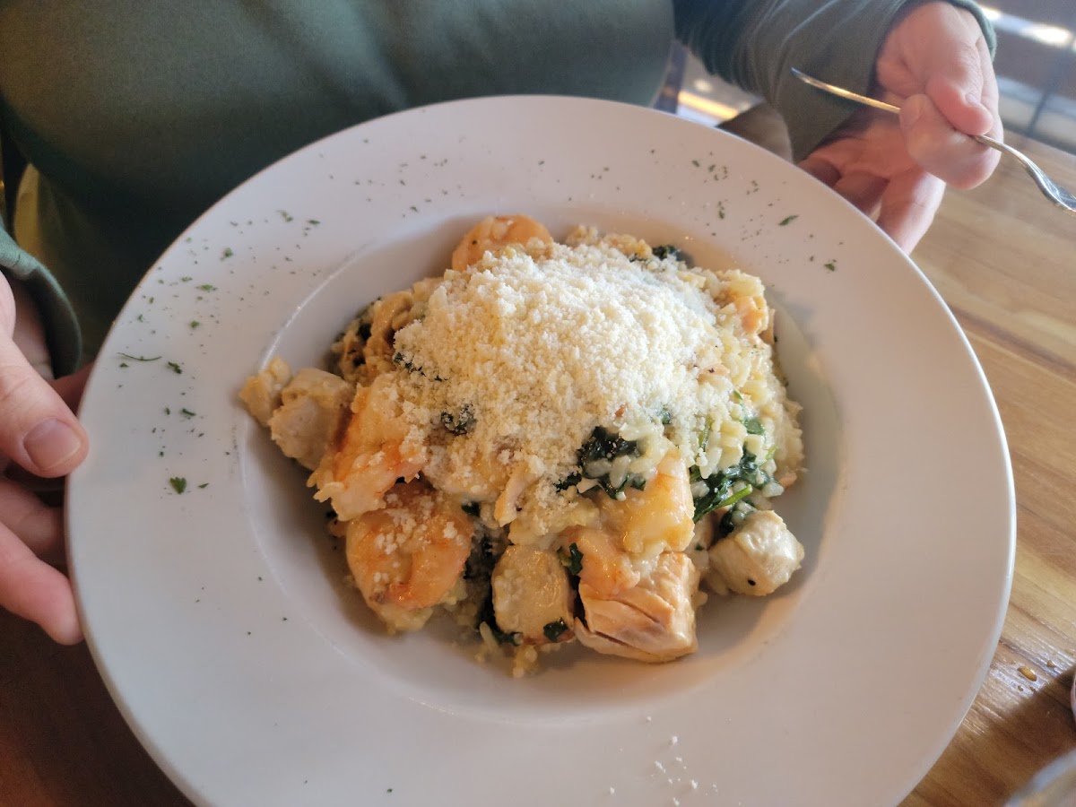 LOZA Kitchen & Bar - Photo 9
