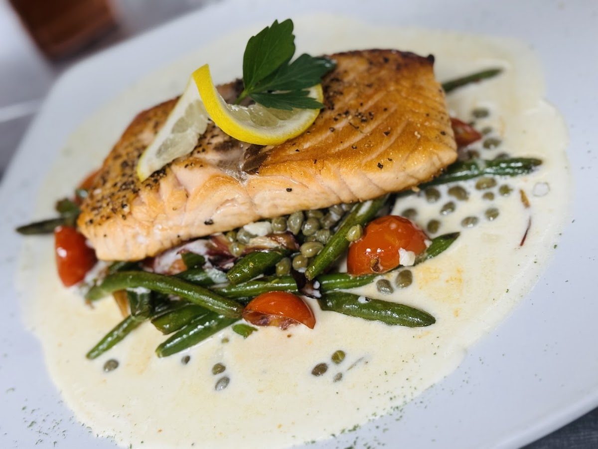LOZA Kitchen & Bar - Photo 4