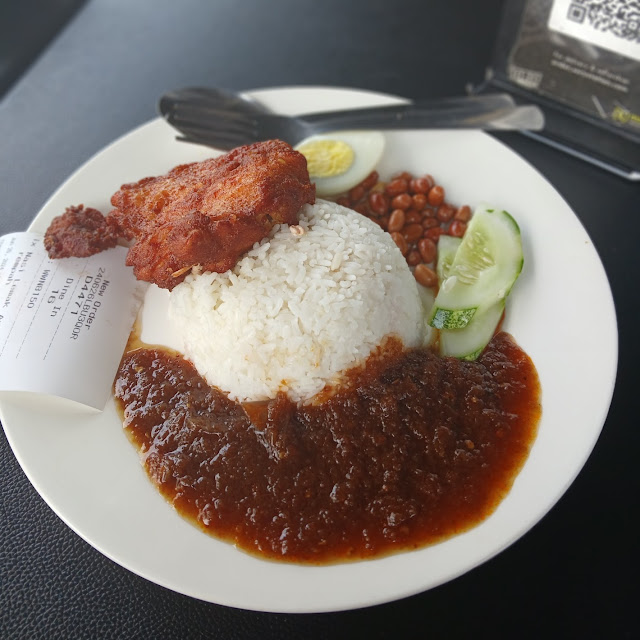 Nasi Lemak Ayam Goreng Beremla