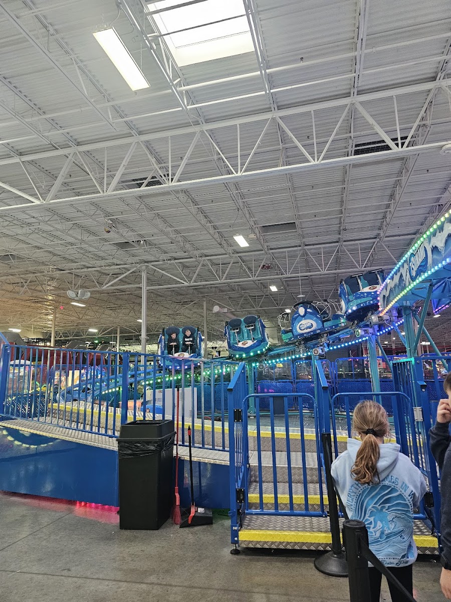 Scene75 Entertainment Center Chicagoland - Photo 4
