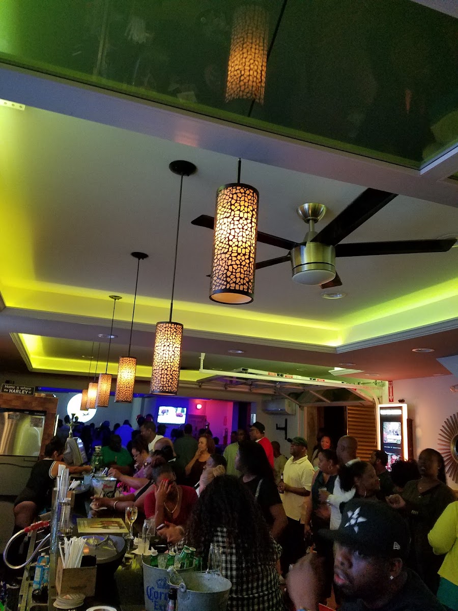 Mi Casita Lounge - Photo 9