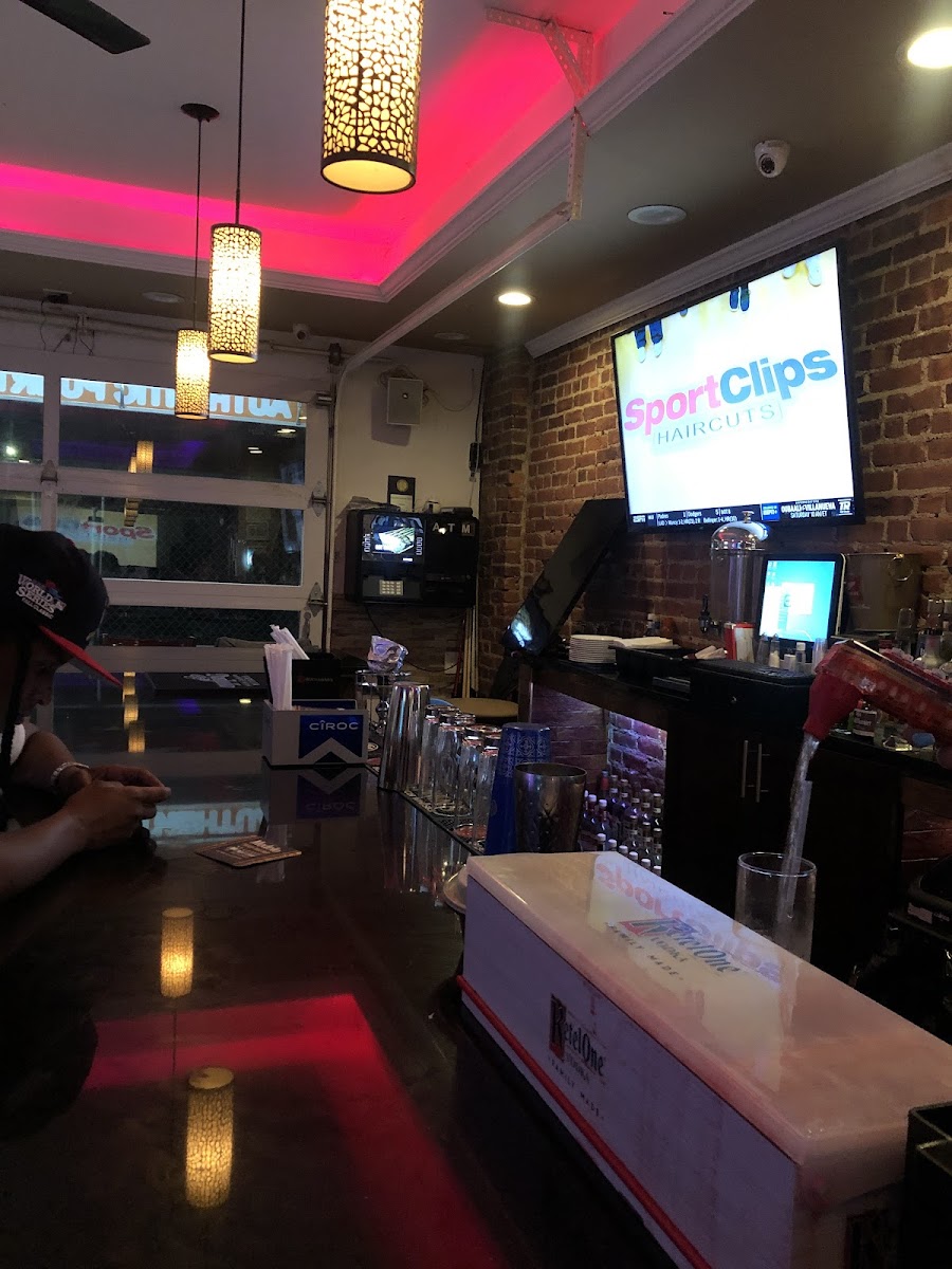 Mi Casita Lounge - Photo 8