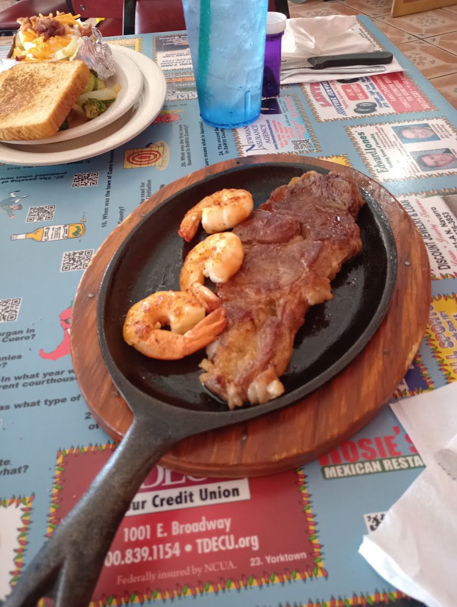 Cuero Seafood and Grill - Photo 5