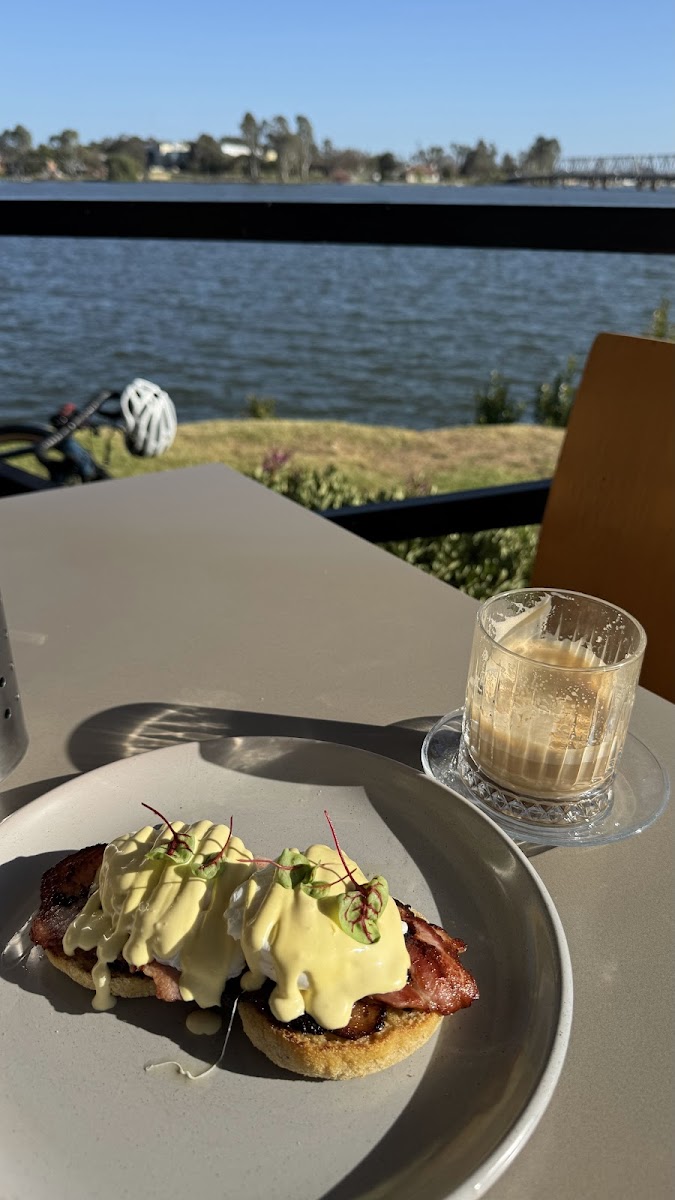 Max’s on the Lake - Photo 1
