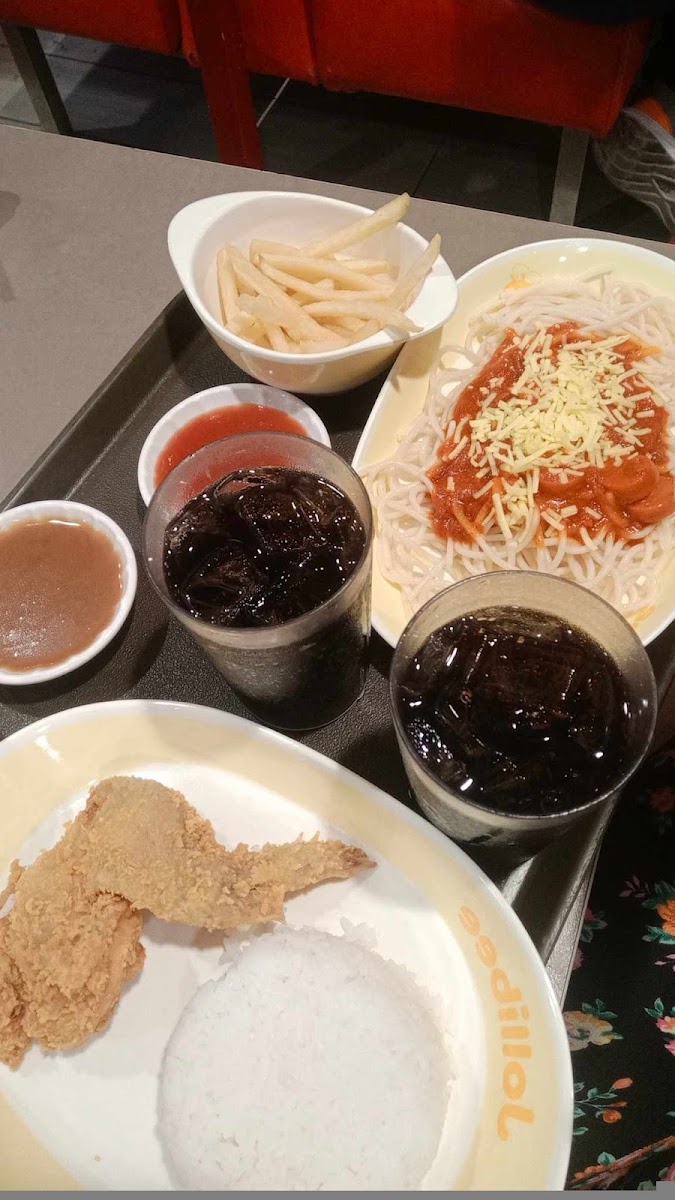 Jollibee - Nova Square Mall - Photo 2
