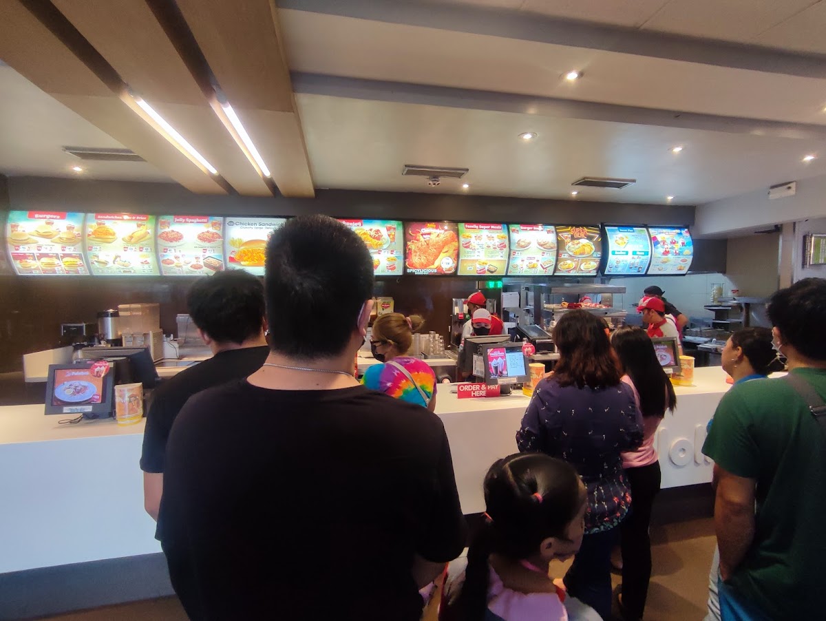 Jollibee - Nova Square Mall - Photo 7