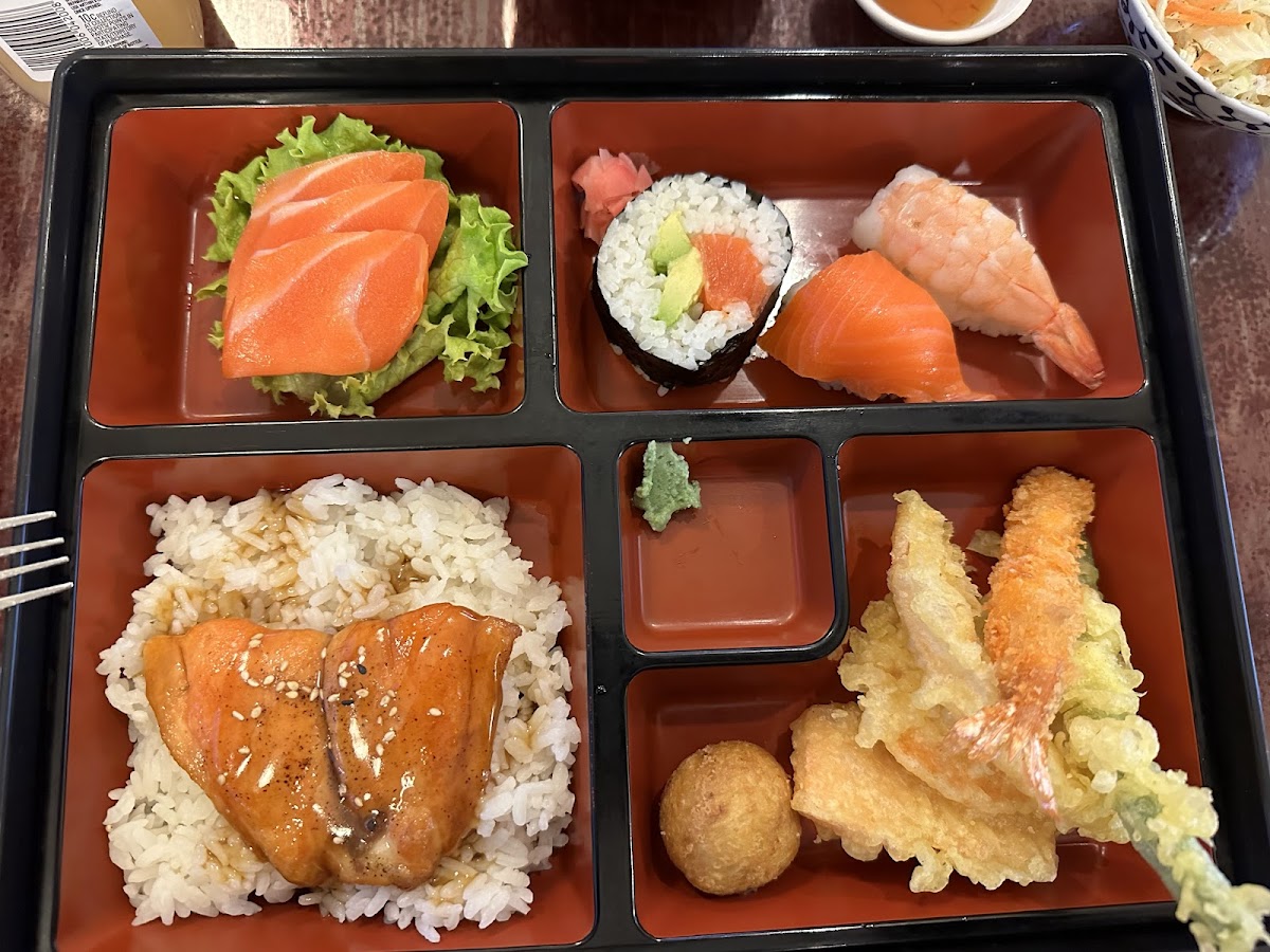 Kyushu Sushi - Photo 1