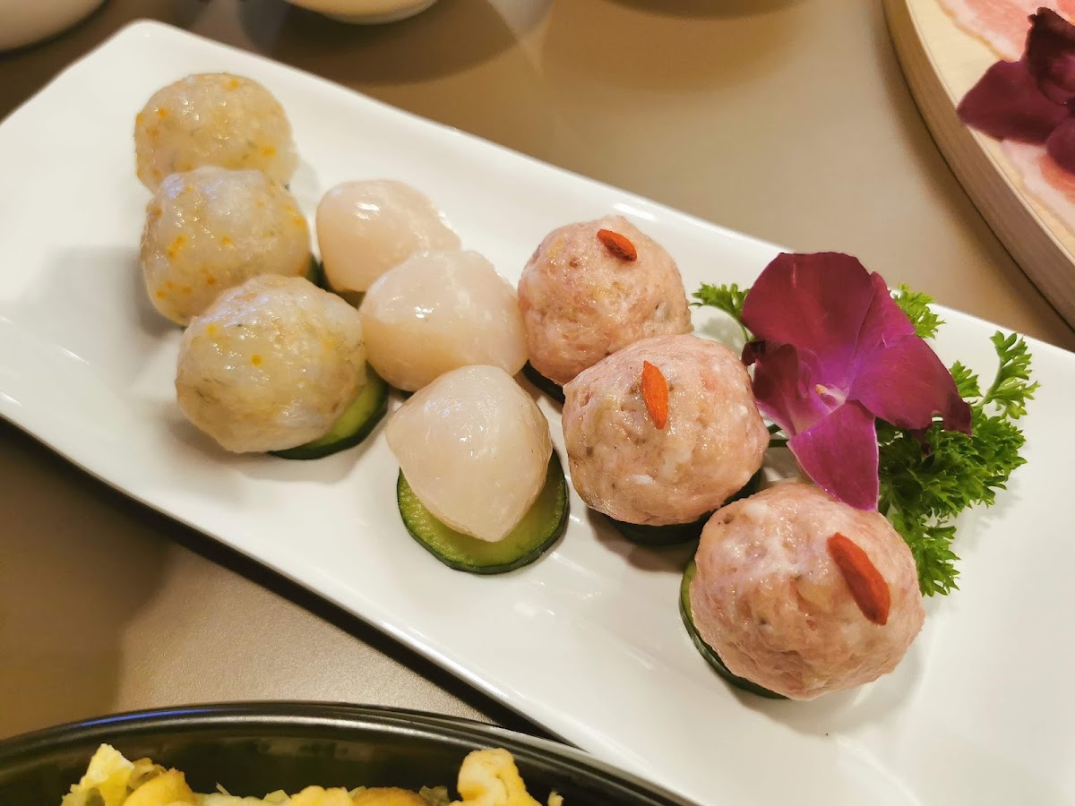 Gogo Steamboat Restaurant • 锅锅火锅 • Sri Petaling - Photo 5