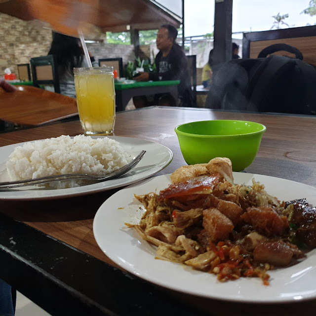 Nasi Campur Babi Guling