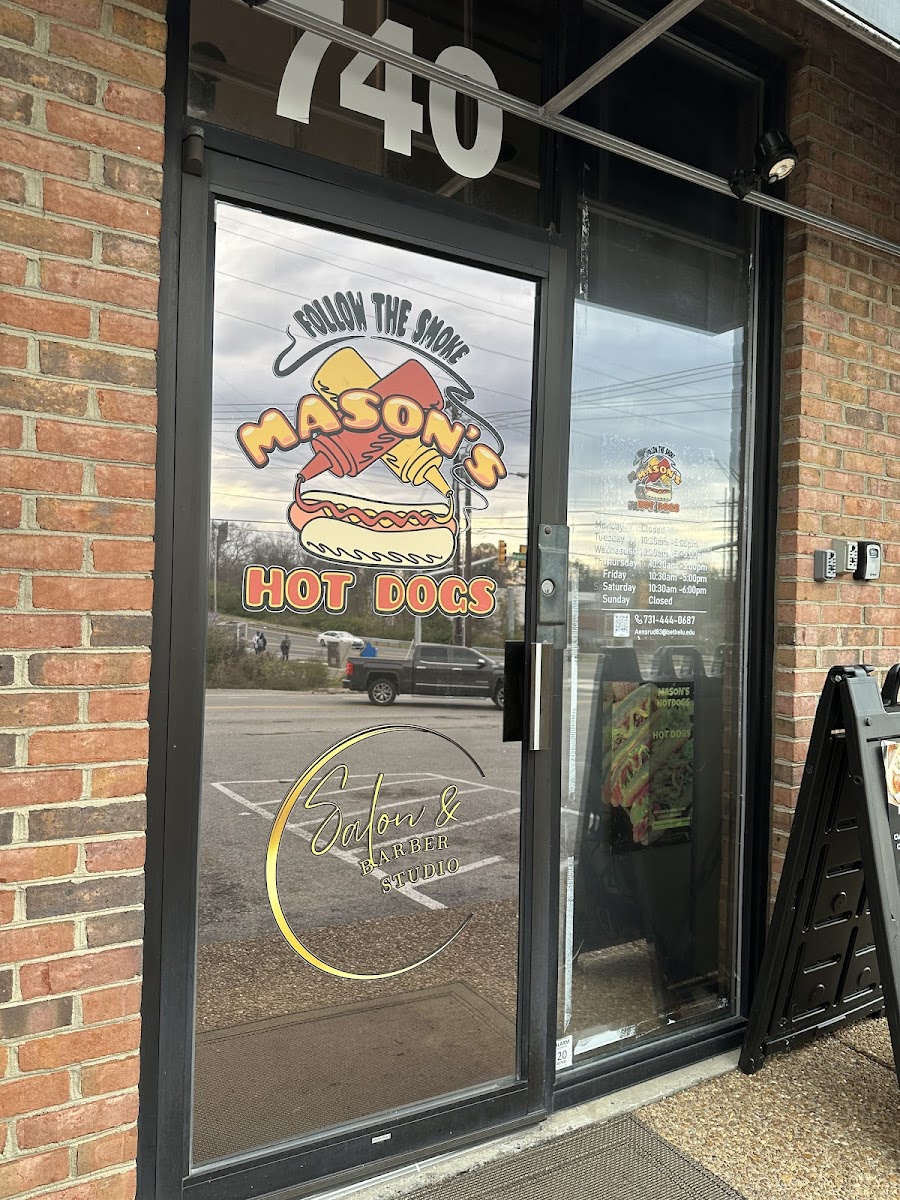 Mason’s Hot Dogs & Burgers