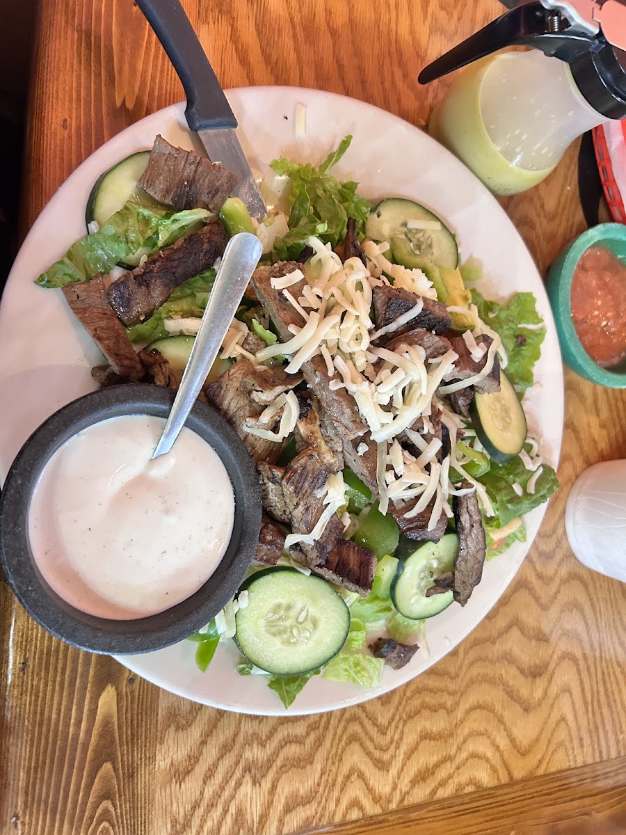 Los Tres Magueyes Cantina & Grill - Photo 2