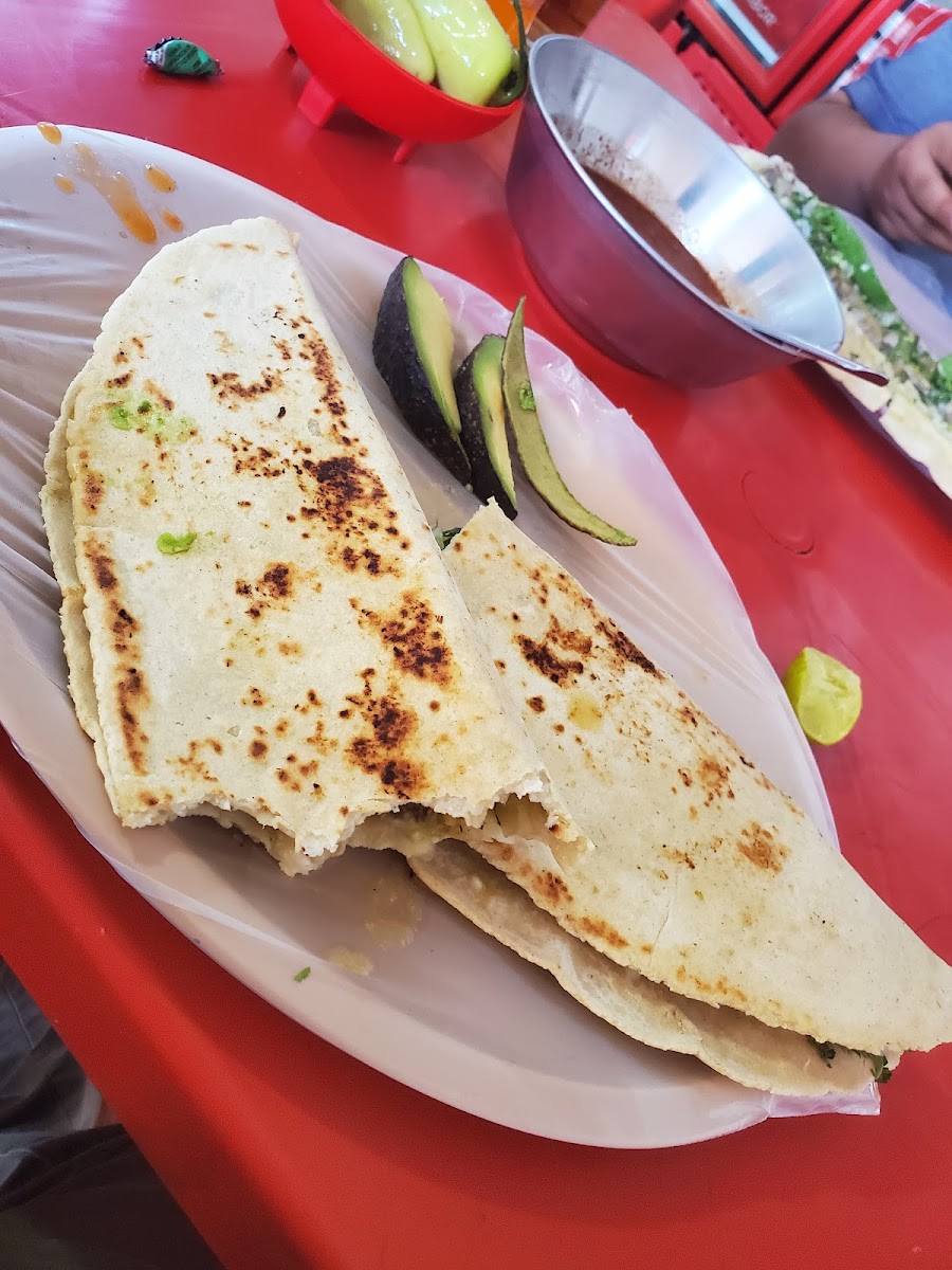 Huaraches Nachos - Photo 4