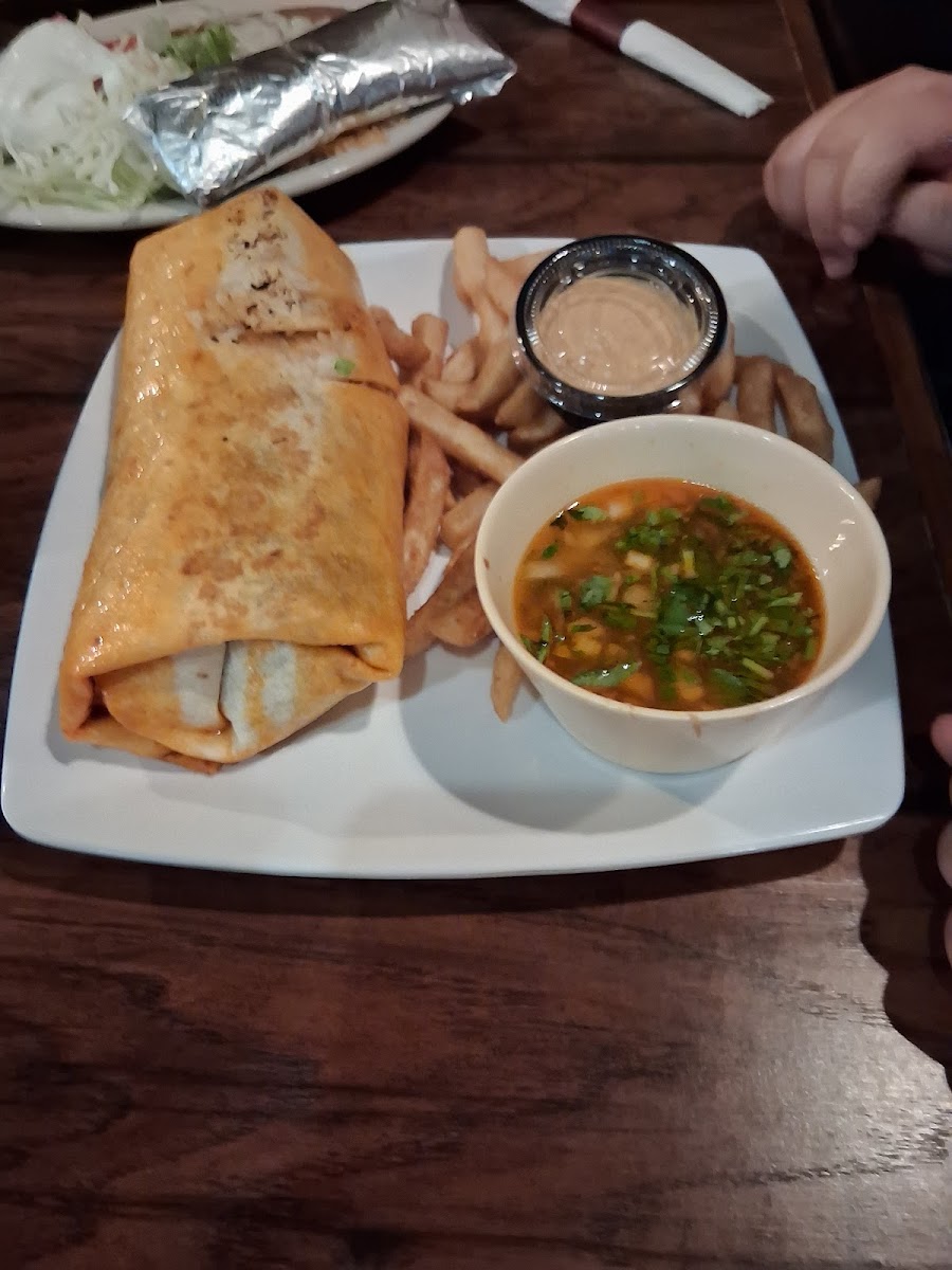 Reyes Taqueria & Cantina - Photo 2