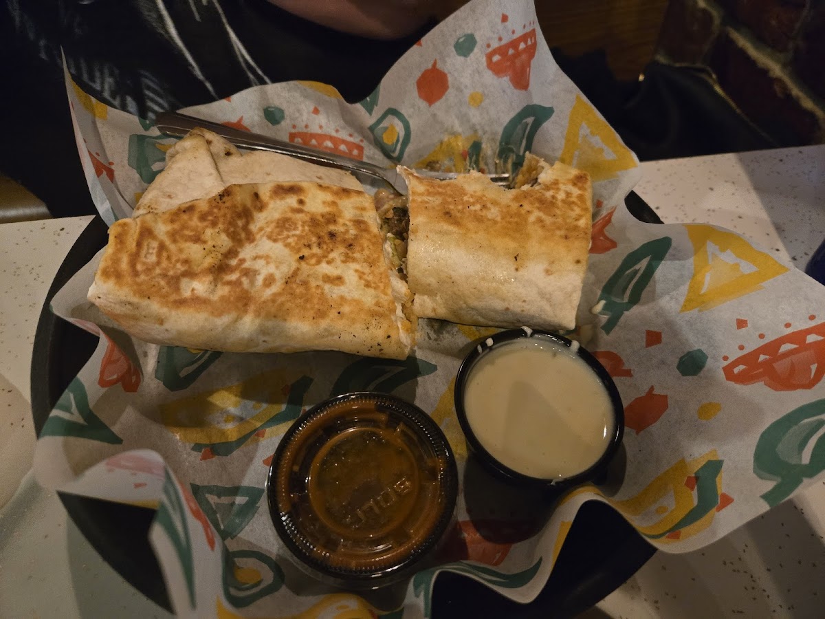 Reyes Taqueria & Cantina - Photo 4