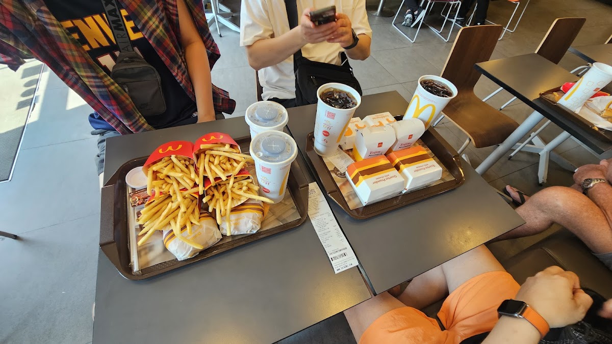 McDonald's - Soi Buakhao - Photo 6