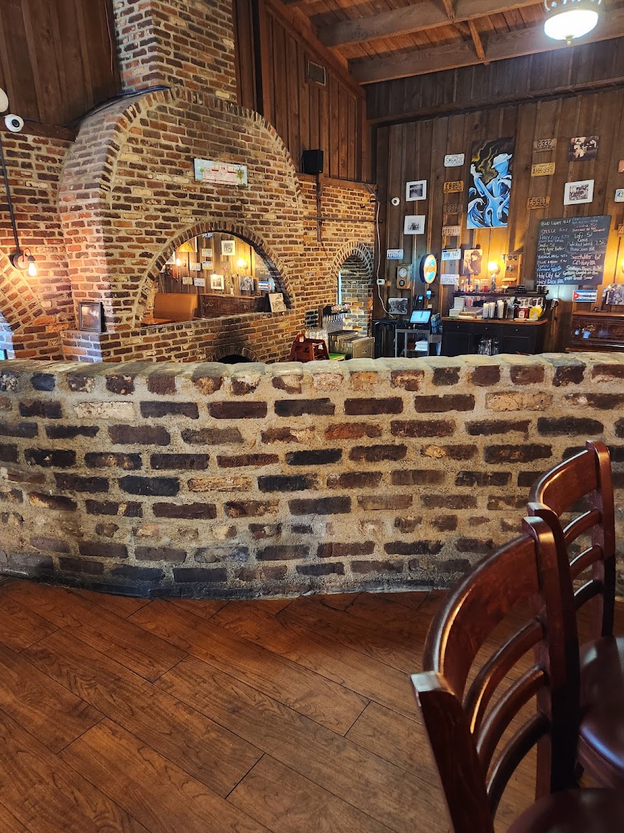 The Icehouse Restaurant - Photo 5
