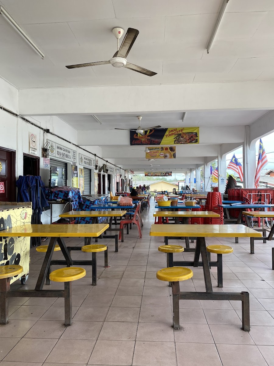 Medan Selera Kampung Tengah Gedok