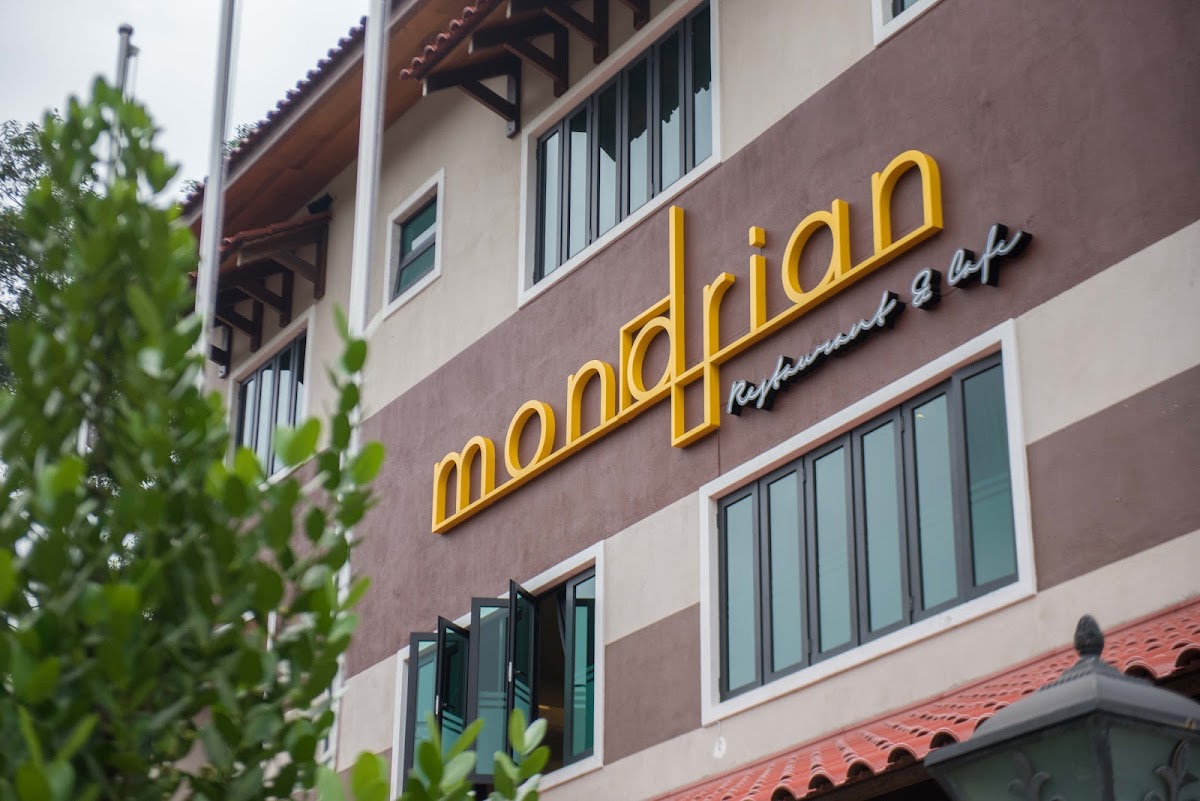 Mondrian Restaurant Café